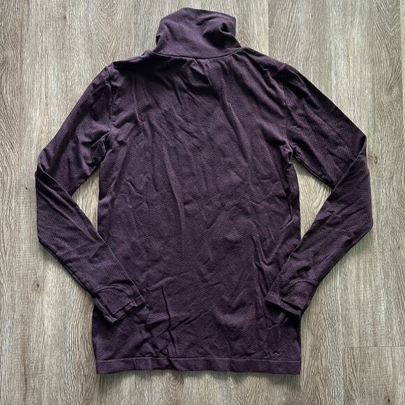 Athleta Flurry Peak Turtleneck Purple Size Large Winter Fitted - Picture 4 of 4